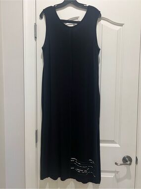 Luukaa Black Maxi Dress Sleeveless Knit
Read below details. This is not a basic.